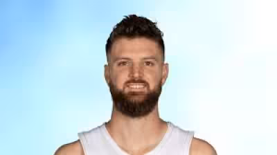 Kenny Atkinson's 'We'll see' line hid a pregame decision to keep Dean Wade starting