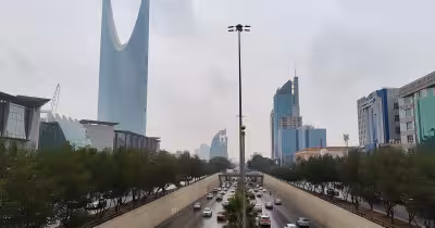 Arabia Saudita freezes consultant payments as Riyadh retrenches on megaprojects
