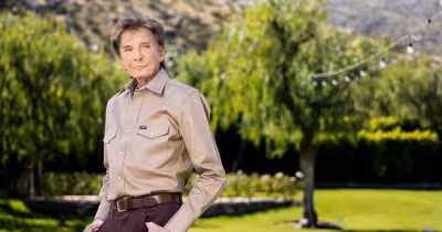 Barry Manilow Says He's 'Back' After Lung Cancer Surgery, July Shows Uncertain