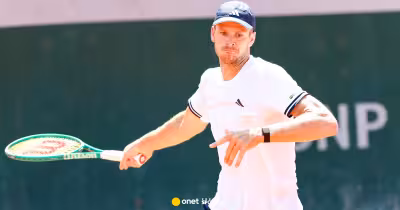 Hubert Hurkacz faces Frances Tiafoe at Roland Garros for a place in the third round